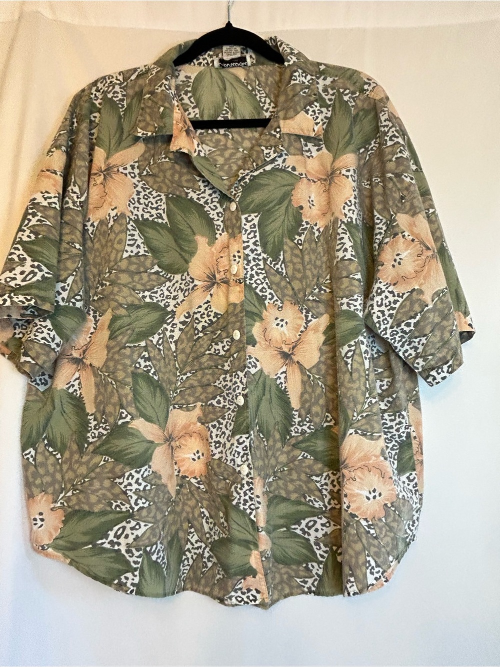 Vintage Women’s Hawaiian shirt Button-Up Shirt - Green & Peach with animal print